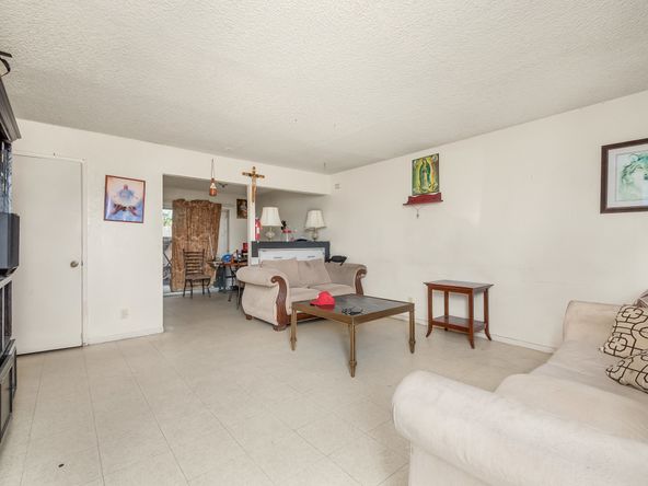 1476 N Cedar Ave, Fresno, CA 93703